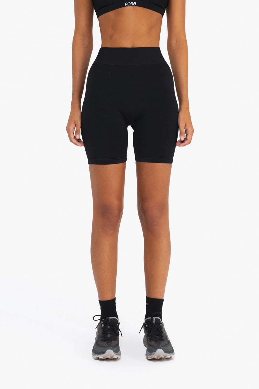 Elevate Short - Black