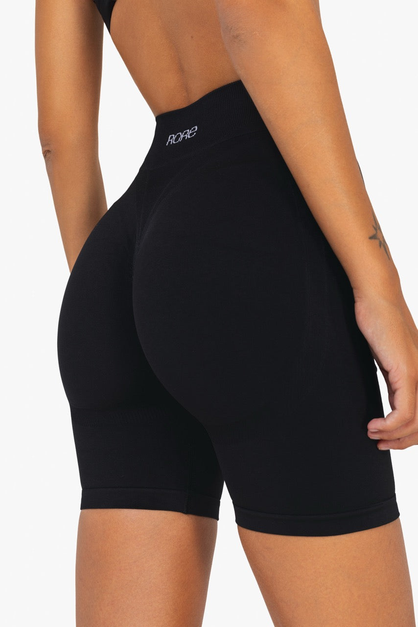 Elevate Short - Black
