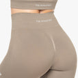Short Essence - Walnut