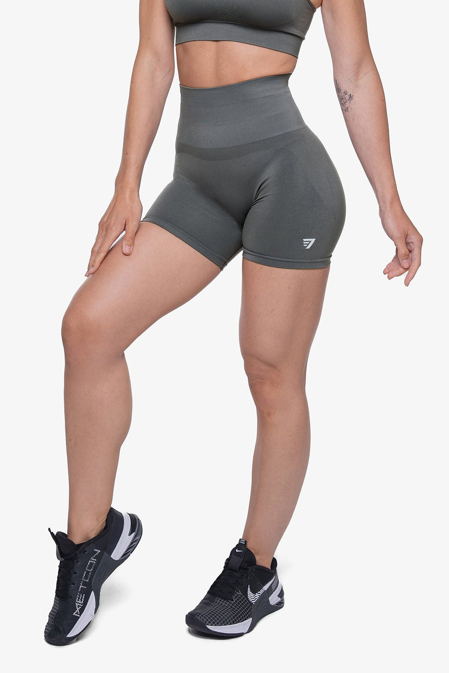 Short Essence - Grey