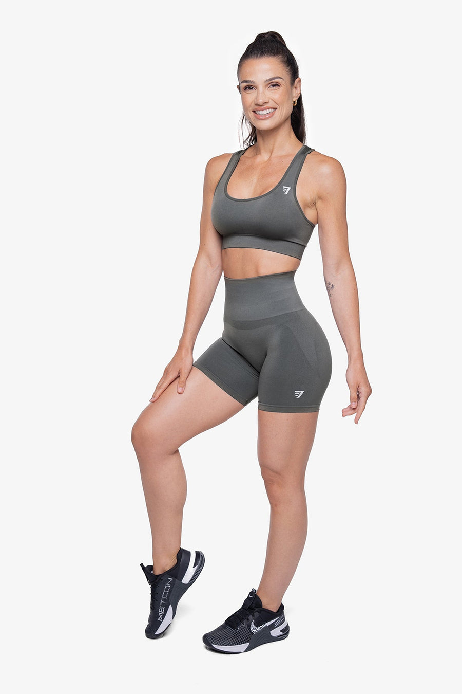 Short Essence - Grey