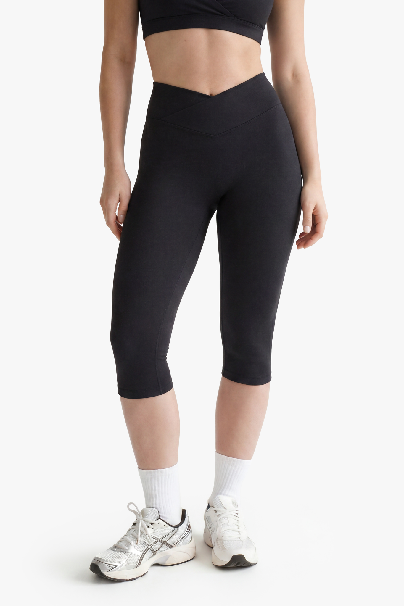 Capri Crossed Lift - Black
